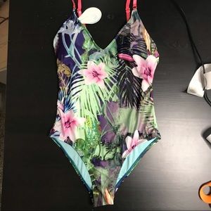 NWT WET FLORAL SWIM ONE PIECE SIZE SMALL